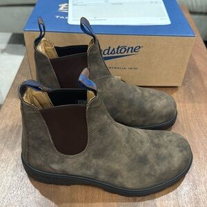 Blundstone Thermal Chelsea Boots, never worn